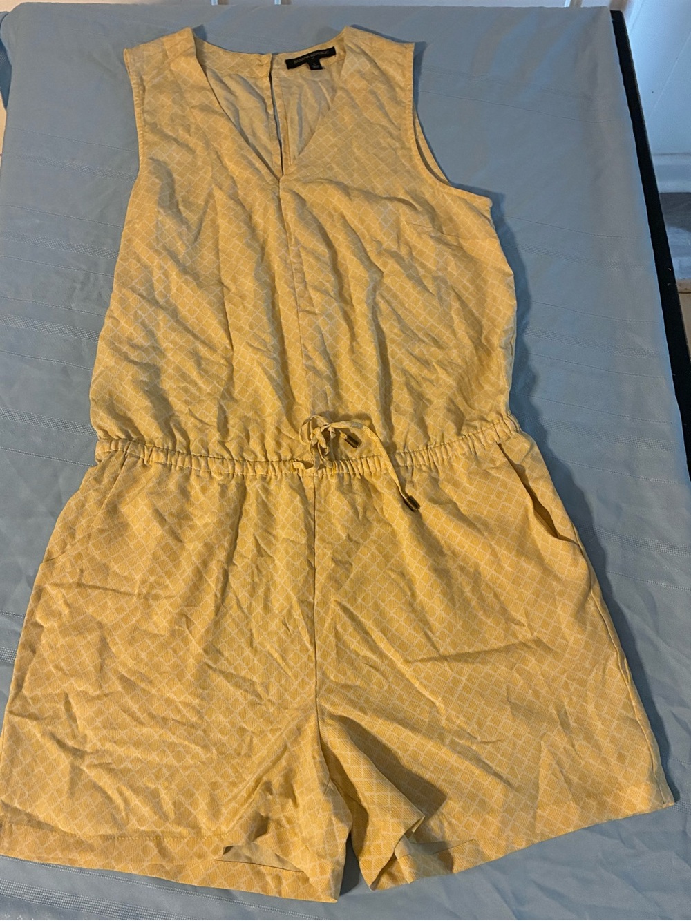 Banana Republic Women’s Small Yellow Sleeveless Romper